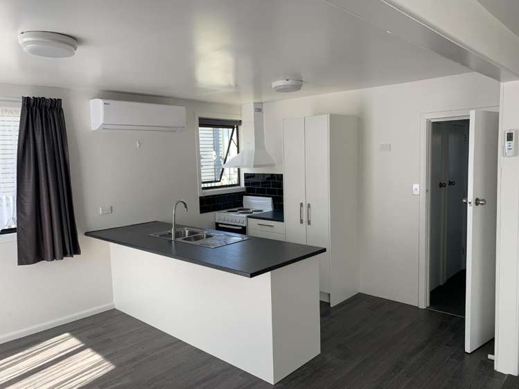 1212 Cunningham Crescent Mayfair_1