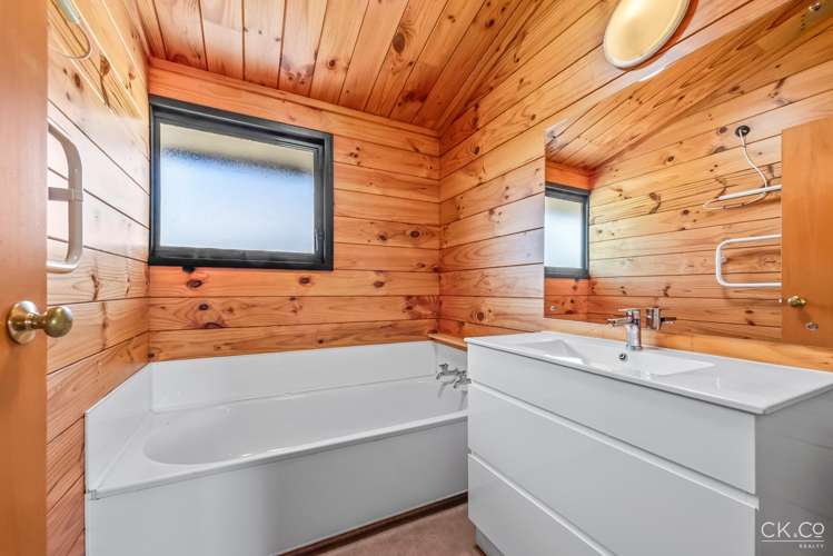 19 Seymour Grove Kingsley Heights_9