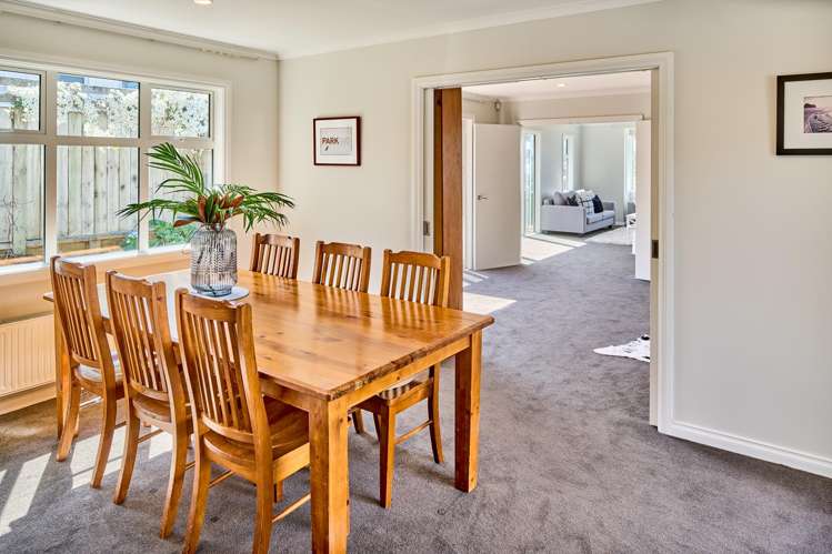 89 Downing Street Crofton Downs_16