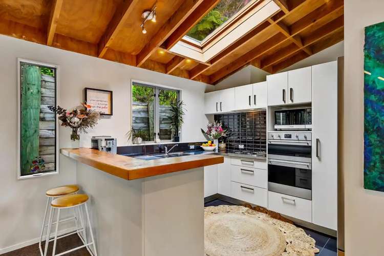 184 Huia Road Titirangi_9