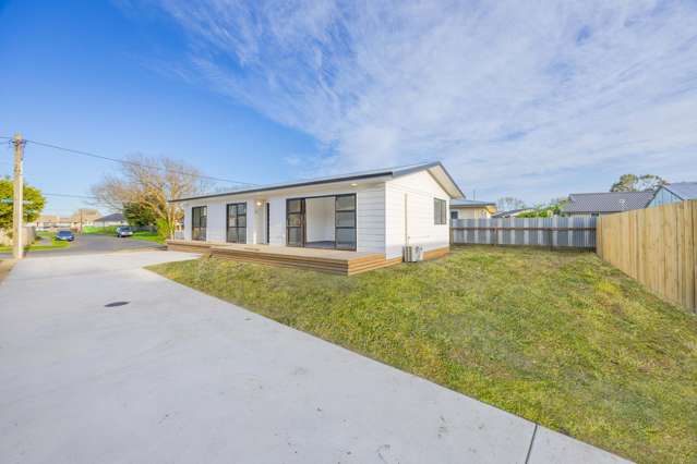 Three-bedroom relocatable home with modern feature