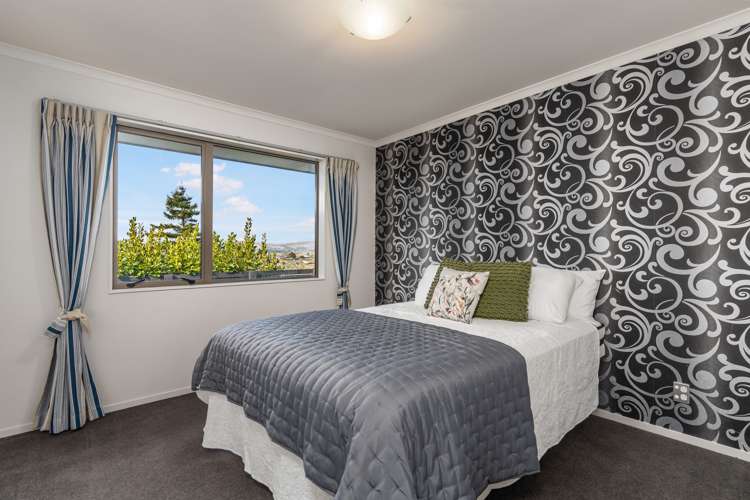 19 Galea Grove Kelvin Grove_14