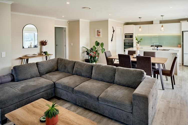 8 Frances Brown Avenue Aotea_5