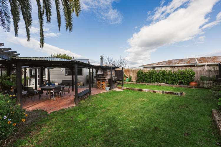 202 Caroline Place Mayfair_15
