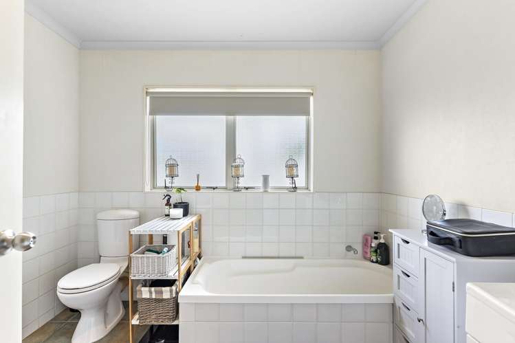 30 Bell Road Beachlands_10