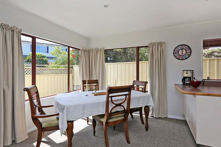 2/14 Nicholas Street Taradale_4