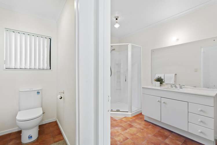 6 Redwood Crescent Westown_14
