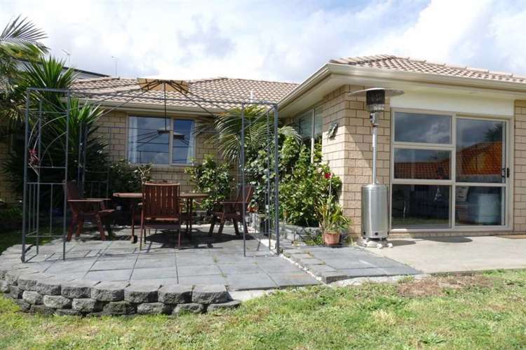 6 Nykki Place Papakura_1