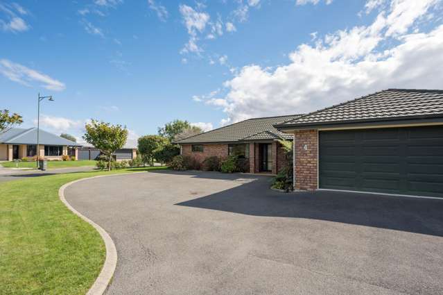 Large Brick Entertainer with Abundant Parking