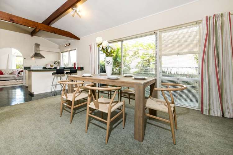 29 Royal View Road Te Atatu South_9