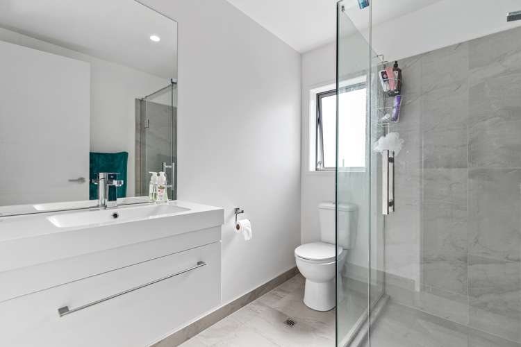 2/12 Faber Place Rototuna North_10