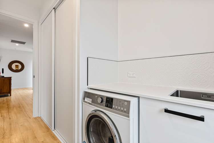 589 Madras Street Saint Albans_18