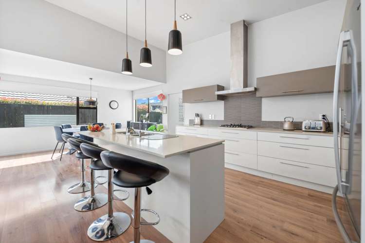 52 Intrepid Crescent Beachlands_11