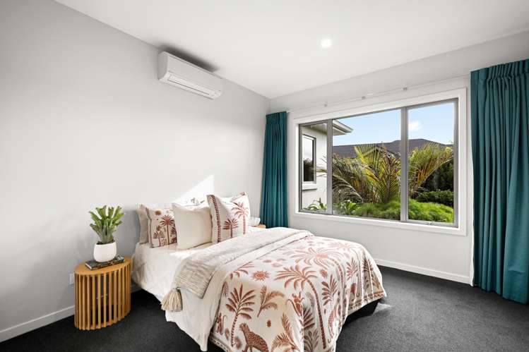 77 Baxter Michael Crescent Cambridge_19