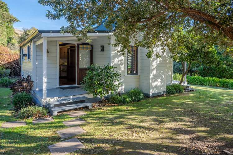 37 Penlington Place Akaroa_9