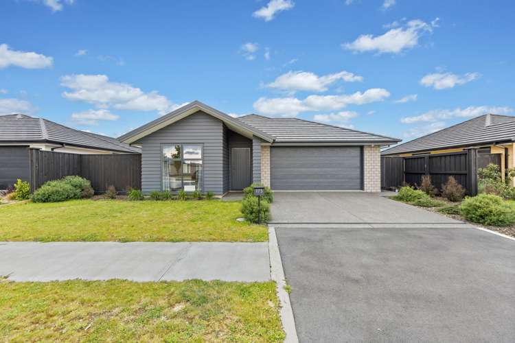 175 Faringdon Boulevard Rolleston_16