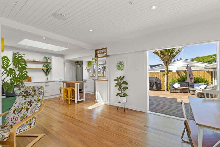 21 Lorenzen Bay Road Raglan_5