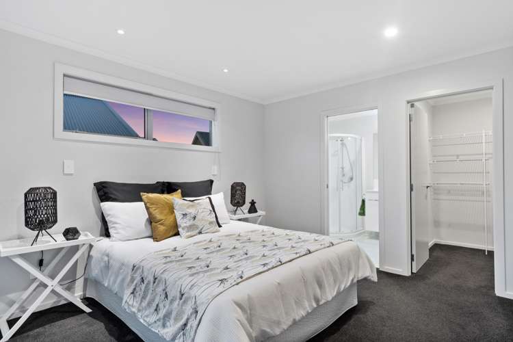 10 Kahuparere Crescent Pyes Pa_10