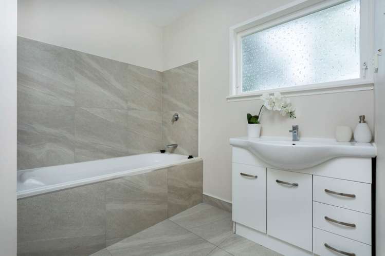 1 Phillipa Place Browns Bay_14