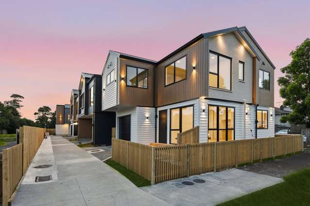 Modern Standalone Living in a Prime Location!