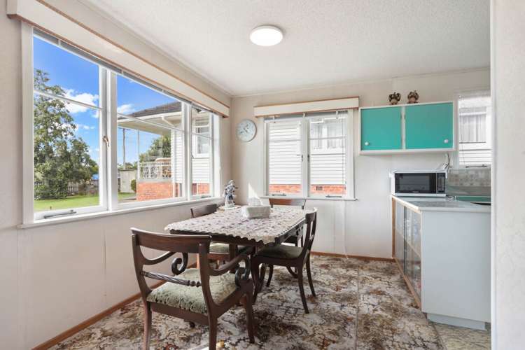 34 Kelwyn Road Kelston_10