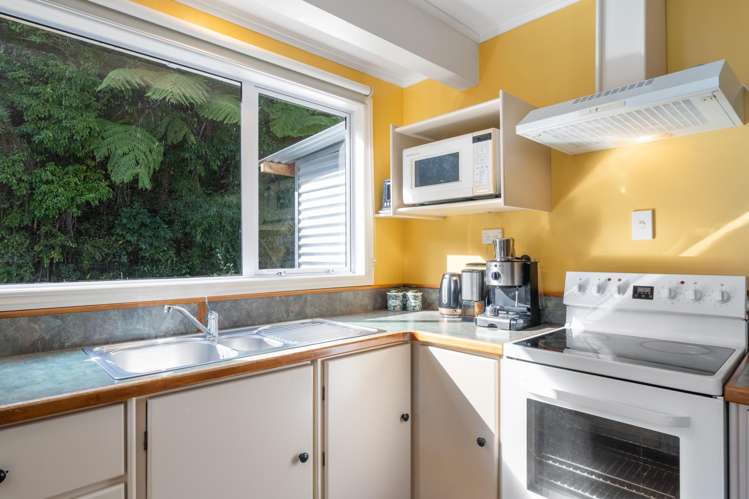 34 McCormicks Road Whatamango Bay_11