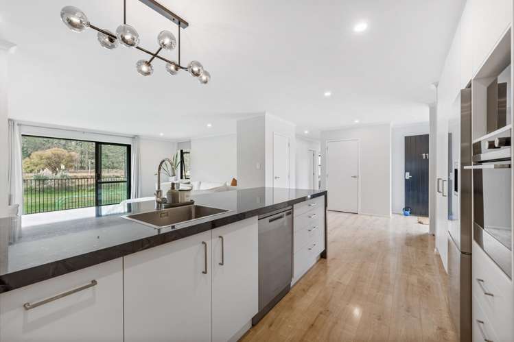 11 Riverboat Lane Helensville_4