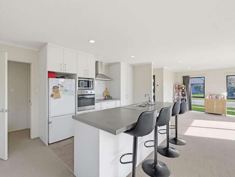 32 Burford Way 11103_6