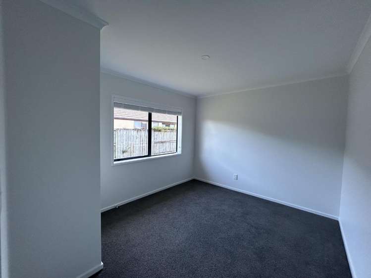 49 Edenpark Drive Rototuna_24