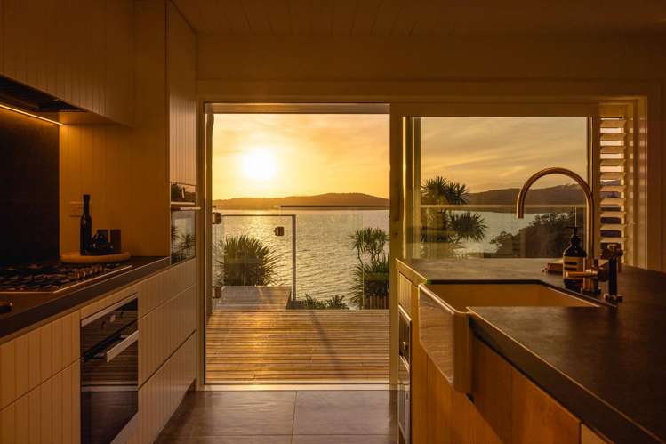 59 Kennedy Point Road Surfdale_24