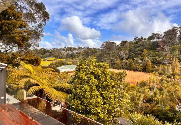 2/10 Wilding Avenue_5