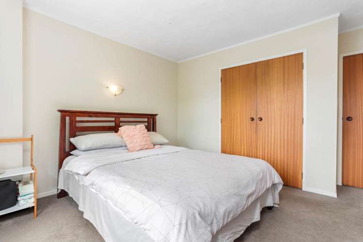 2/10 Metric Place Te Atatu South_9