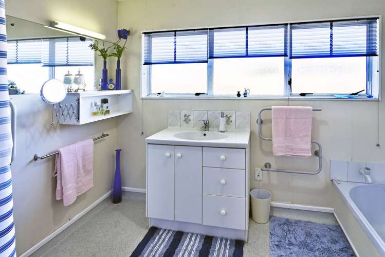 2 Miller Place Masterton_10