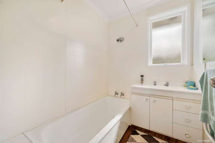 82 Marlborough Avenue Glenfield_13