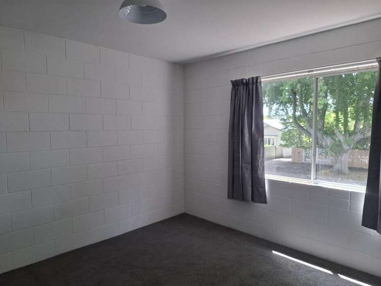 2/5 Kitchener Street 1055_7