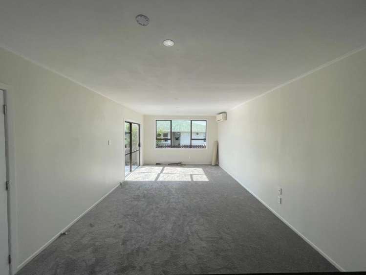 128 Cobham Crescent Kelston_8