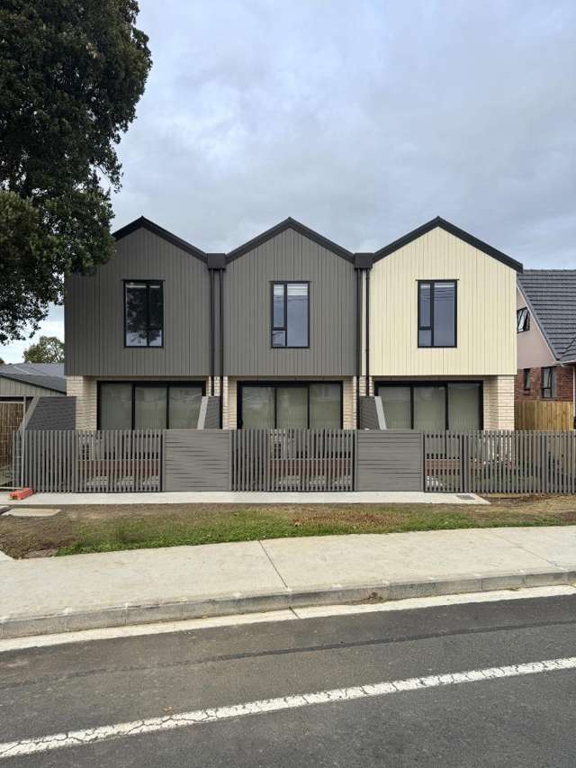 Brand-New 2-Bedroom, 2-Level Townhouses for Rent – Te Atatū Peninsula