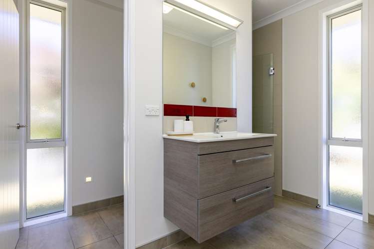 7 Magnolia Rise Waipahihi_15