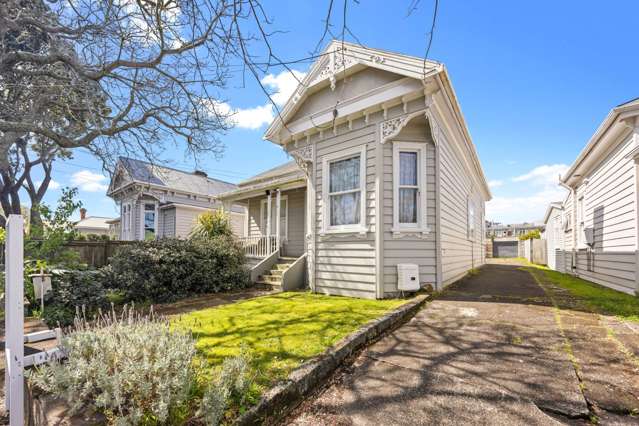 Classic Villa in a Fantastic Location.