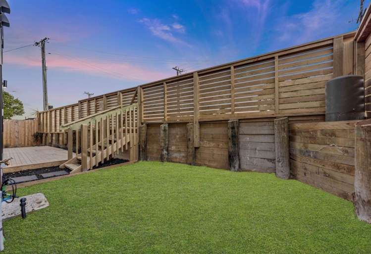 98a Royal Road Massey_15