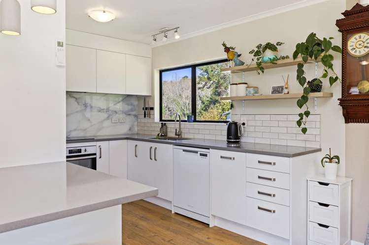 2/504 Mapara Road Acacia Bay_5