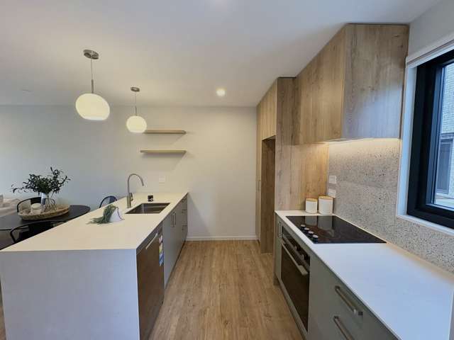 9/8 Akoranga Place Hornby_1