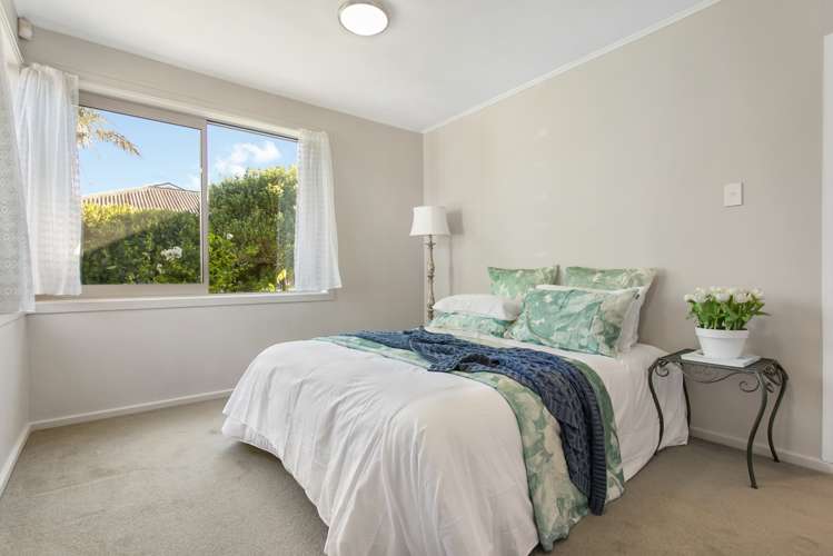 216a Riverside Avenue Point England_7