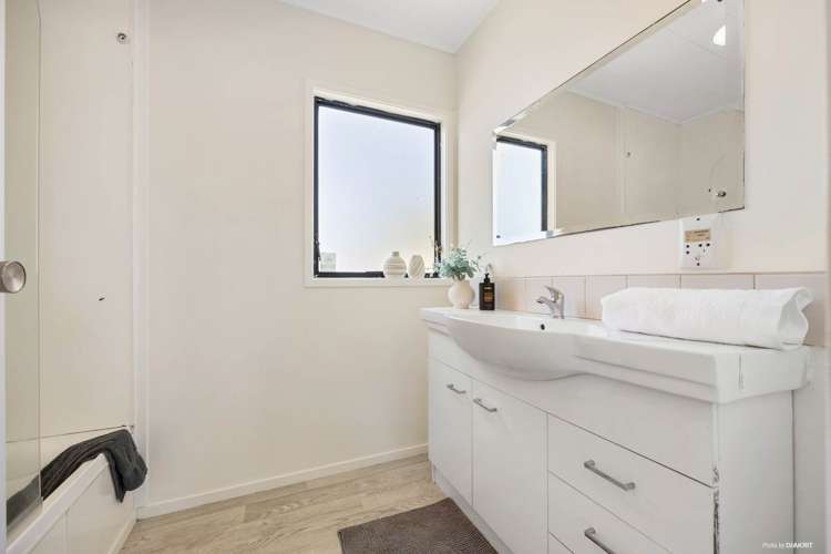 83 Burundi Avenue Clendon Park_11