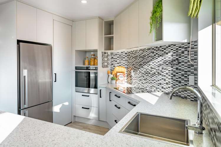 112 Gayhurst Road Dallington_5