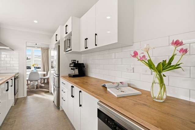MODERN & PERFECTLY POSITIONED! Available!