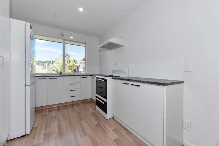 2/21 Lancaster Road Beach Haven_12