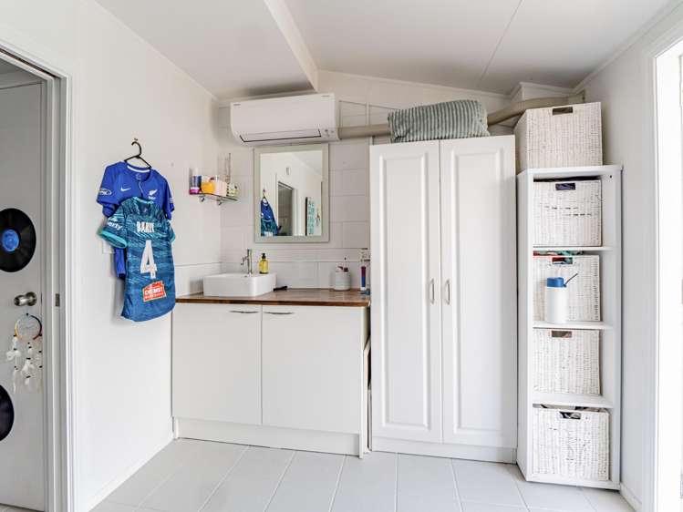 38 Waiwaka Terrace Strandon_23