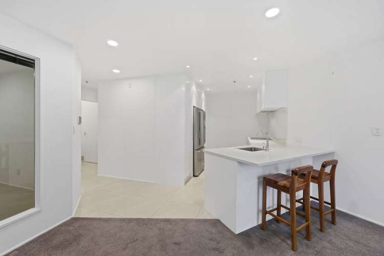 2C/171 Hurstmere Road Takapuna_6