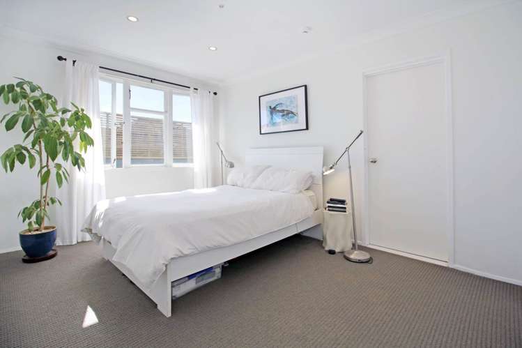 32 Holland Avenue Point England_4